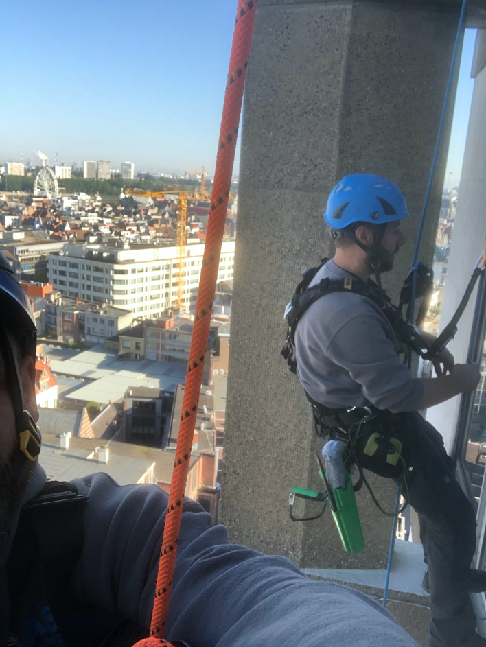 Reiniging door Rope Access