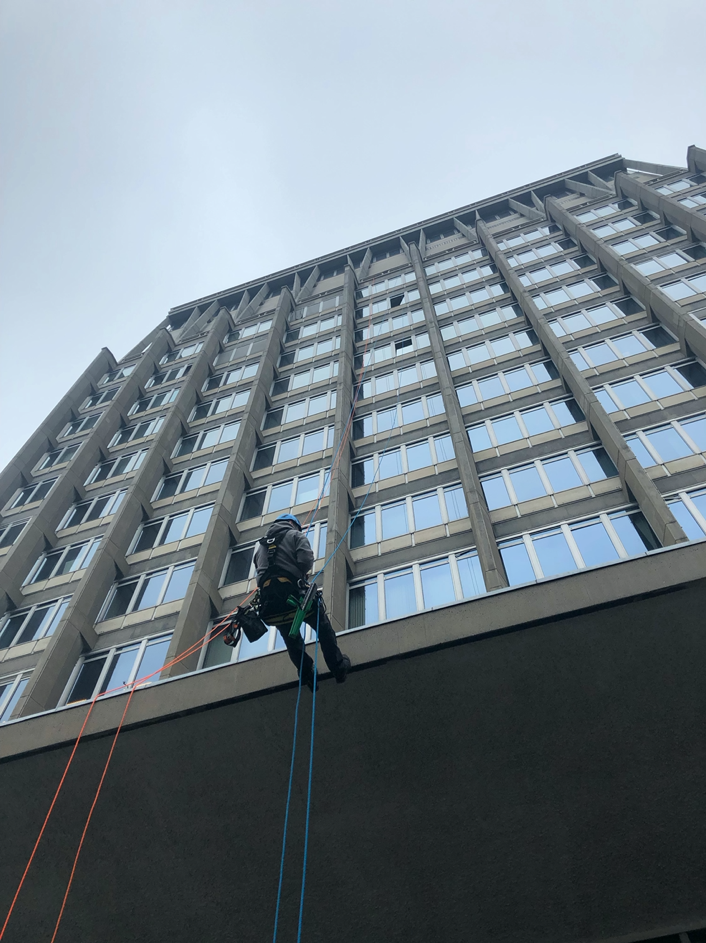 Rope access hoog gebouw